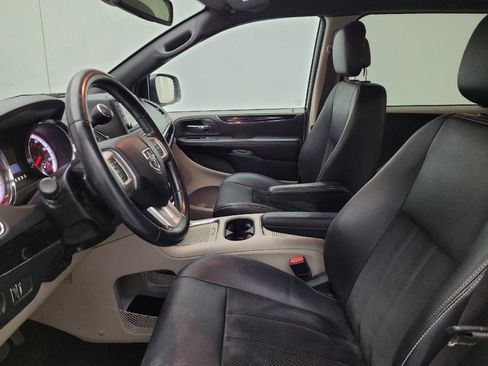 Used 2018 Dodge Grand Caravan SXT FWD image 17