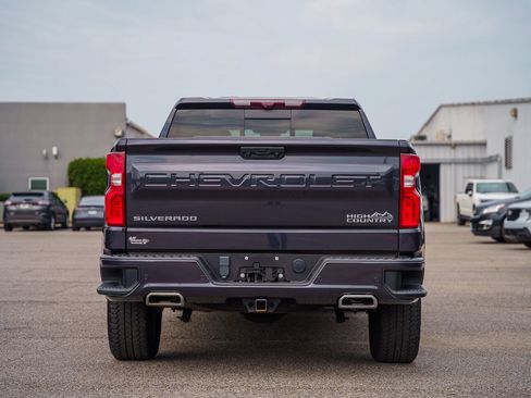 Used 2024 Chevrolet Silverado 1500 High Country w/ Technology Package AWD/4WD image 8