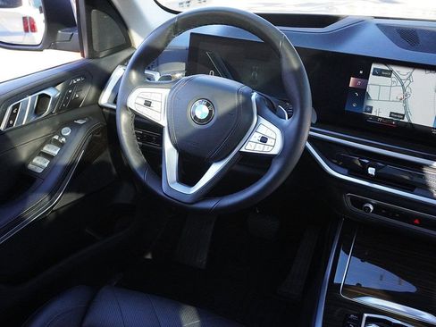 Used 2023 BMW X7 xDrive40i w/ Parking Assistance Package AWD/4WD image 38
