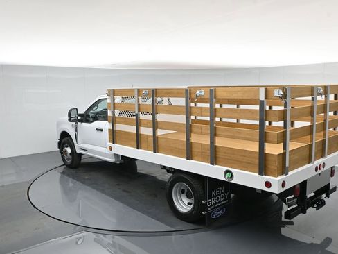 New 2026 Ford F350 XL w/ XL Chrome Package RWD image 32