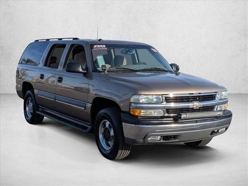 Used 2003 Chevrolet Suburban LS image 3