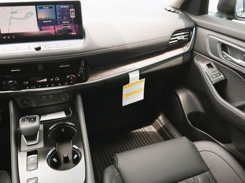 New 2025 Nissan Rogue Platinum w/ Platinum Premium Package image 12