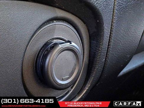 Used 2022 Nissan Frontier SV w/ Technology Package image 24