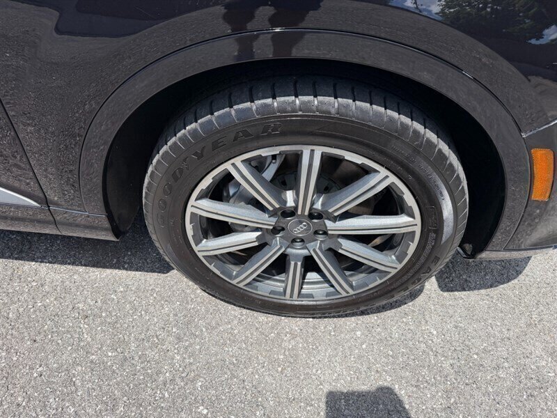 Used 2017 Audi Q7 3.0T Prestige AWD/4WD image 12