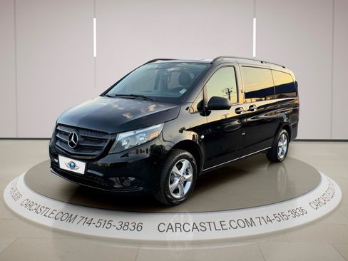 Used 2016 Mercedes-Benz Metris Passenger image 1
