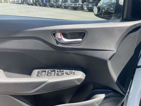 Used 2022 Hyundai Accent SE FWD image 11