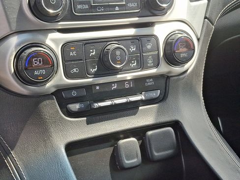 Used 2017 GMC Yukon SLE image 16