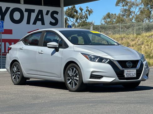 Used 2021 Nissan Versa SV image 8