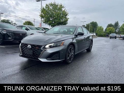Certified 2023 Nissan Altima 2.5 SR w/ SR Premium Package FWD image 7