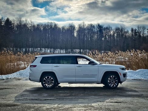 Certified 2024 Jeep Grand Cherokee L Overland w/ Advanced Protech Group III image 3