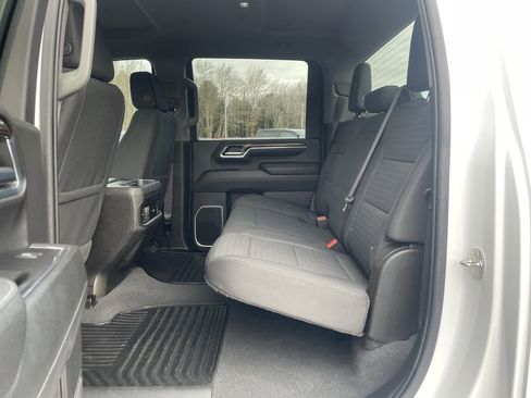 Used 2024 Chevrolet Silverado 2500 LT w/ Convenience Package image 27