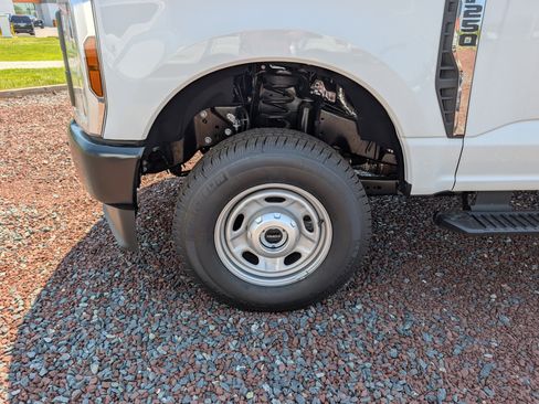 New 2026 Ford F250 XL w/ XL Driver Assist Package AWD/4WD image 5