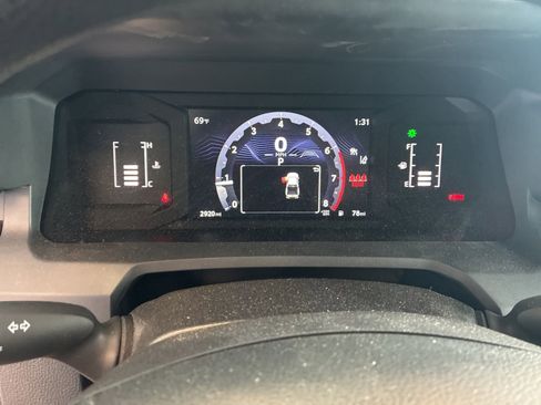 Used 2024 Toyota Tacoma SR5 AWD/4WD image 15