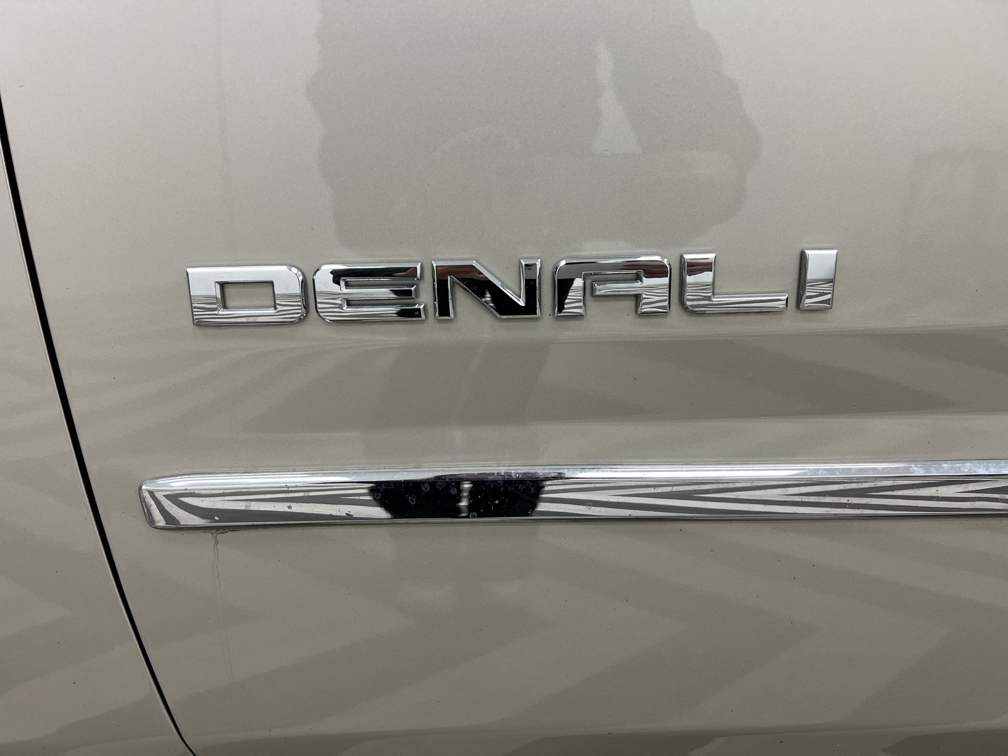 Used 2016 GMC Yukon XL Denali w/ Open Road Package AWD/4WD image 4