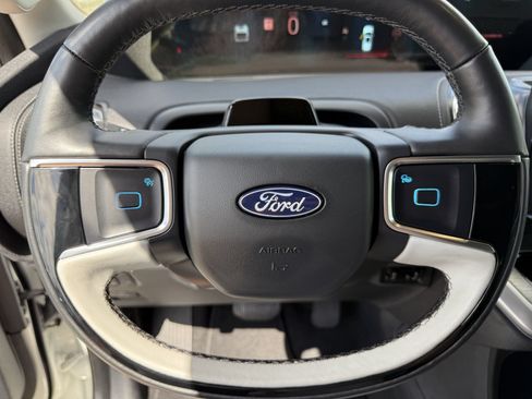 Certified 2025 Ford Expedition Max Platinum w/ Driver's Package AWD/4WD image 38
