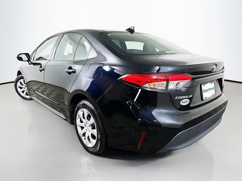 Used 2023 Toyota Corolla LE image 5