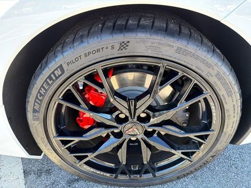 Certified 2025 Chevrolet Corvette Stingray Coupe w/ Z51 Performance Package image 18