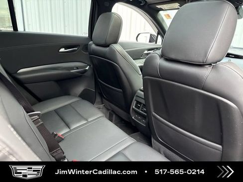 Used 2022 Cadillac XT4 Premium Luxury w/ Technology Package AWD/4WD image 8