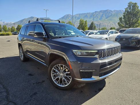 Used 2023 Jeep Grand Cherokee L Summit w/ Advanced Protech Group IV AWD/4WD image 3