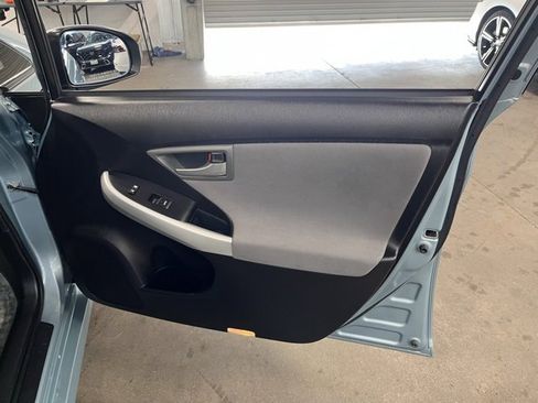 Used 2013 Toyota Prius Two image 12