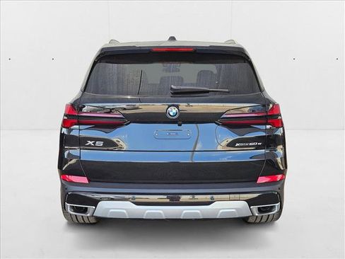 New 2026 BMW X5 xDrive50e image 6