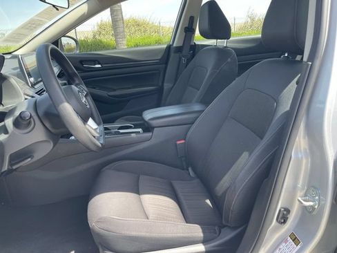 Used 2024 Nissan Altima 2.5 SV FWD image 18