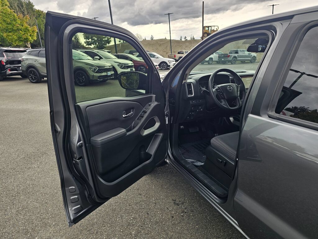 Used 2022 Nissan Frontier SV AWD/4WD image 18