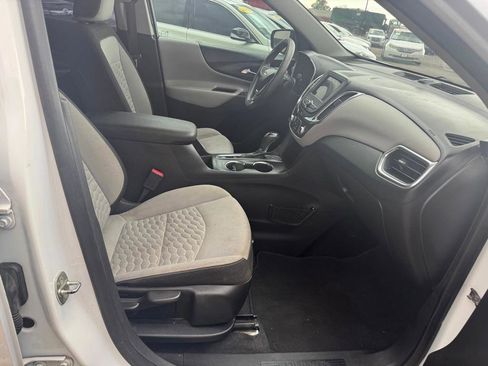 Used 2019 Chevrolet Equinox LS FWD image 10