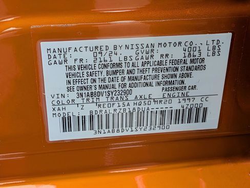Certified 2025 Nissan Sentra SR FWD image 28