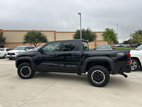 Used 2024 Toyota Tacoma TRD Off-Road AWD/4WD image 5