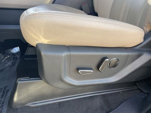 Used 2024 Ford Expedition Limited image 22