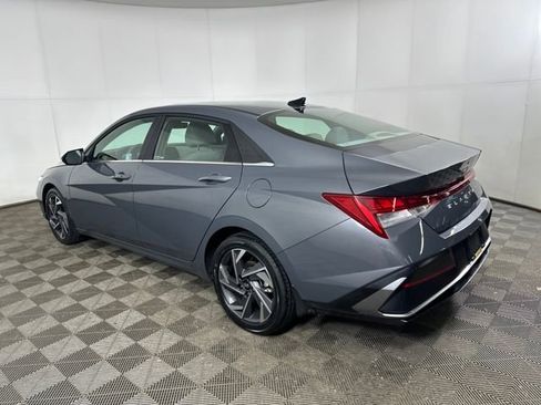 Certified 2025 Hyundai Elantra SEL image 33