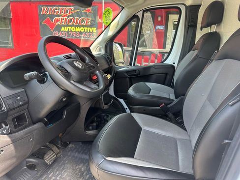 Used 2023 RAM ProMaster 2500 w/ Premium Convenience Group (B) image 12