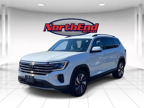 Used 2024 Volkswagen Atlas SE image 3