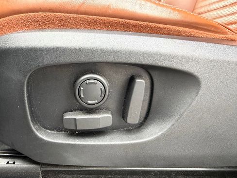 Used 2017 Land Rover Discovery Sport HSE Luxury image 10