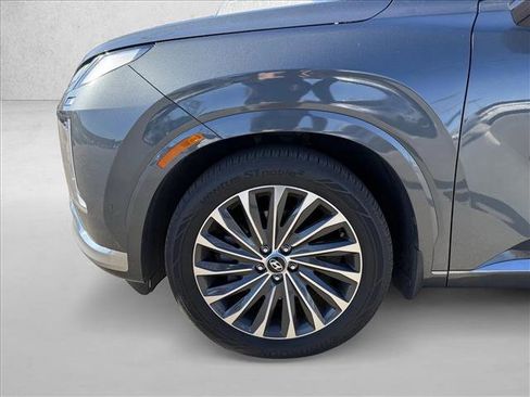 Used 2023 Hyundai Palisade Calligraphy image 22