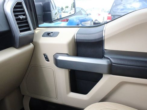 Used 2018 Ford F150 XLT AWD/4WD image 18