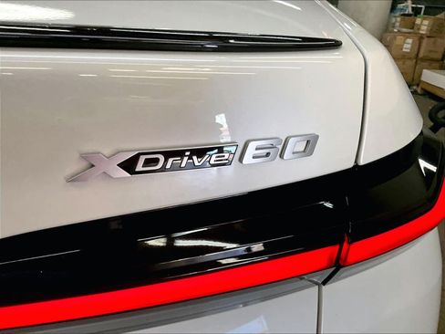 Used 2023 BMW i7 xDrive60 w/ Executive Package 2 AWD/4WD image 11