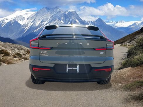 Used 2023 Volvo C40 P8 Recharge Ultimate image 4