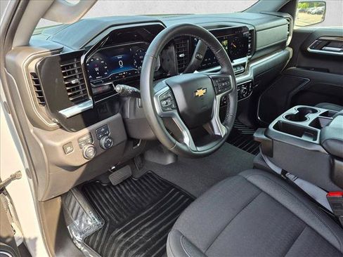 Used 2024 Chevrolet Silverado 1500 LT AWD/4WD image 10