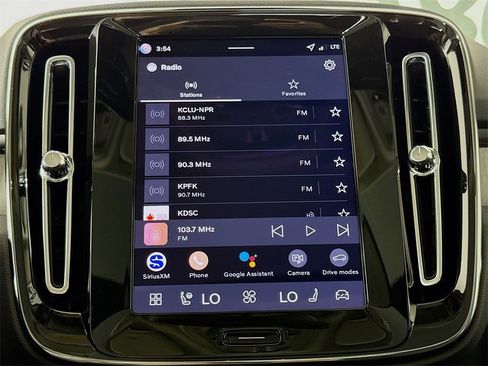 Certified 2026 Volvo XC40 B5 Plus w/ Protection Package image 15