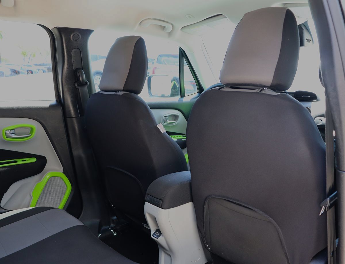Used 2018 Jeep Renegade Latitude FWD image 29