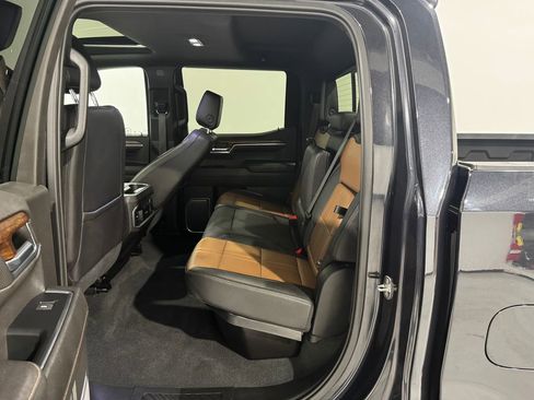 Used 2023 Chevrolet Silverado 1500 High Country w/ Technology Package image 18