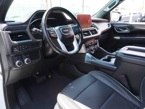 Certified 2023 GMC Yukon XL SLT w/ SLT Premium Package AWD/4WD image 18