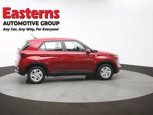 Used 2025 Hyundai Venue SE FWD image 42