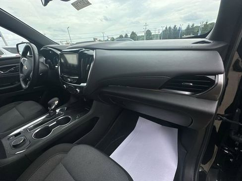 Used 2023 Chevrolet Traverse LT FWD image 32