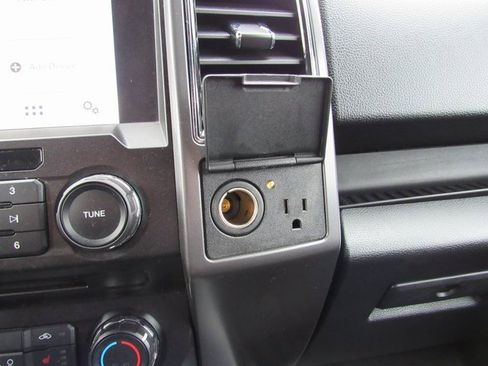 Used 2018 Ford F150 XLT w/ Equipment Group 302A Luxury image 19