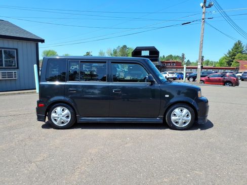 Used 2006 Scion xB FWD image 7