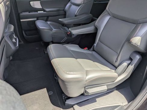 Used 2025 Ford Expedition Max Active AWD/4WD image 24