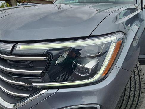 Certified 2024 Volkswagen Atlas SE FWD image 33